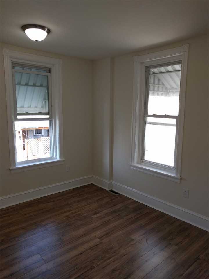 6014 N Woodstock St #1 - Photo 6 of 10