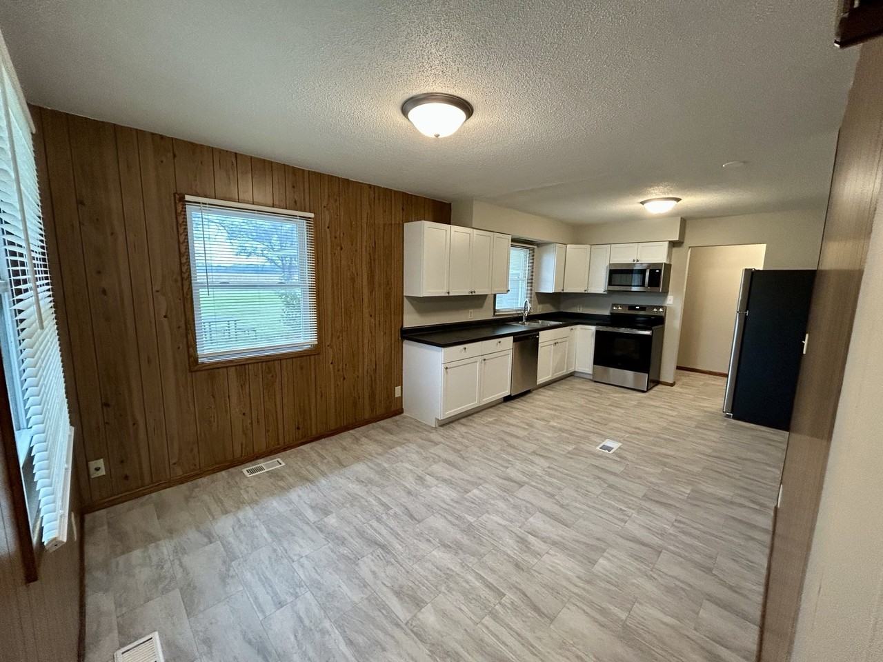 774 E 2200th Rd #1 - Photo 3 of 16