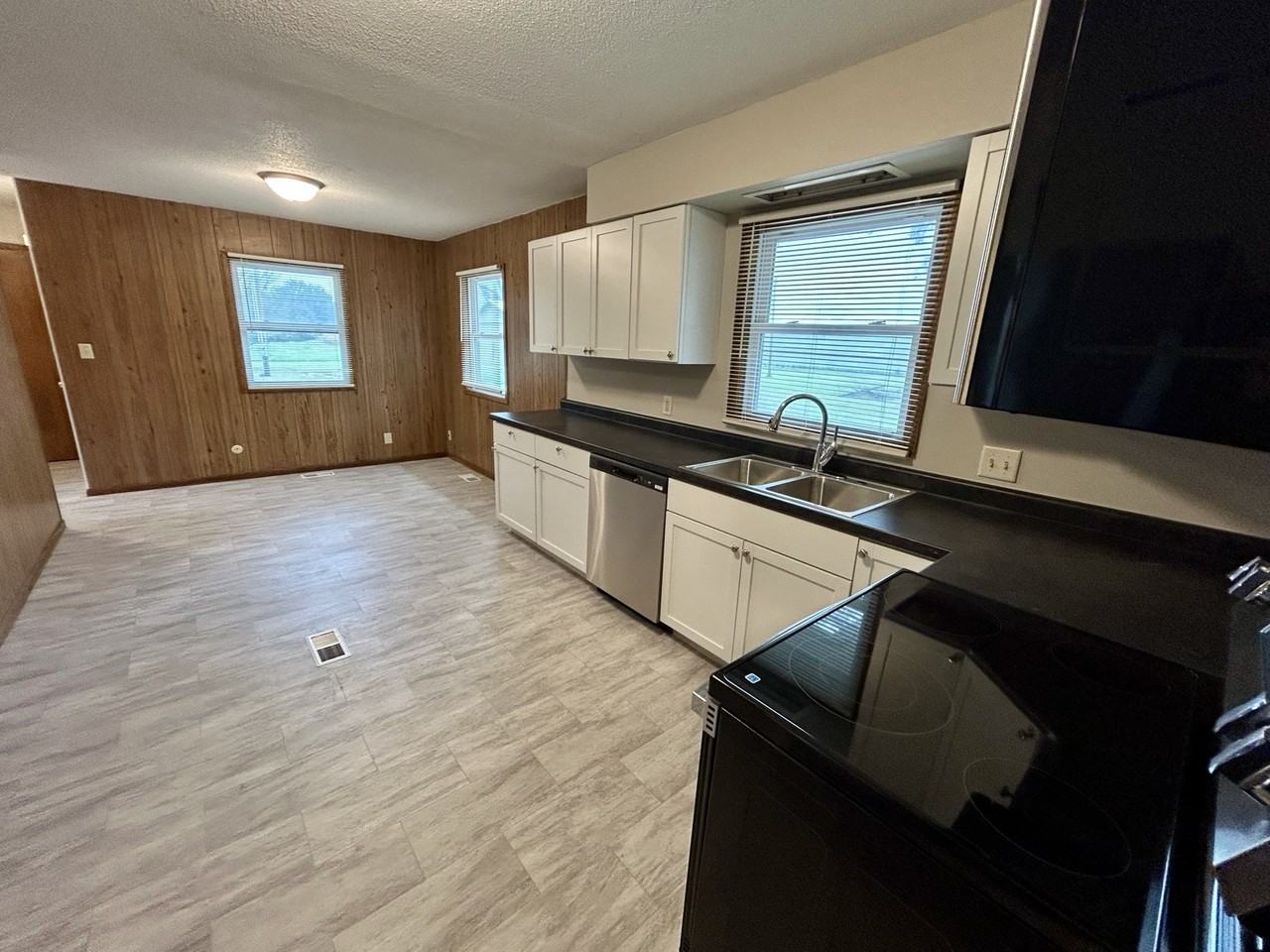 774 E 2200th Rd #1 - Photo 4 of 16
