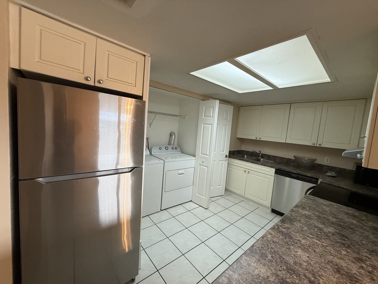 9927 Turf Court - 7Unit 7 #7 - Photo 5 of 12