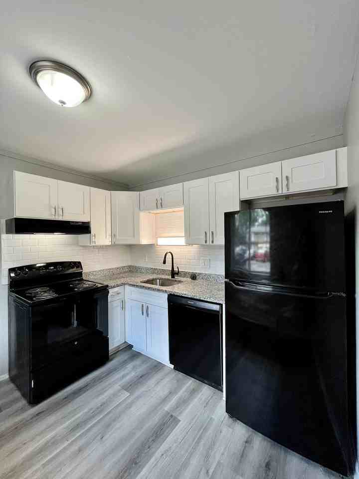 1770 Saint Johns Blvd #3 - Photo 5 of 11