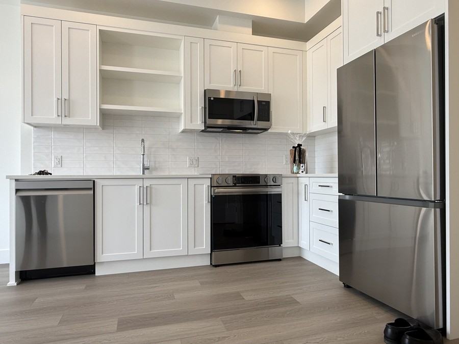 22348 North Ave - Photo 6 of 25