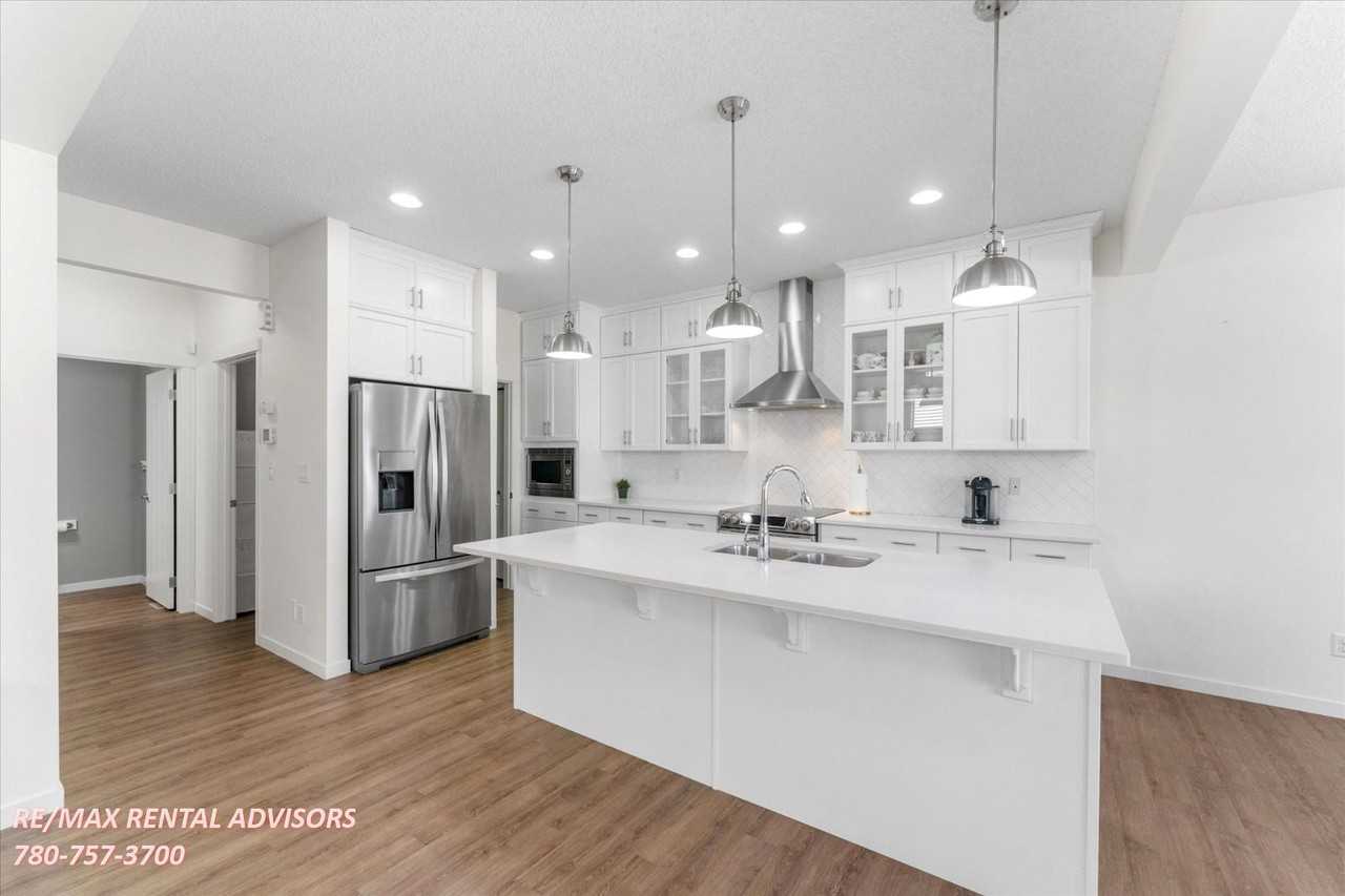6116 175 Ave Nw - Photo 5 of 32