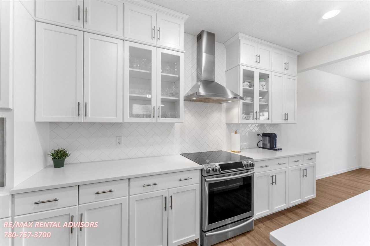 6116 175 Ave Nw - Photo 7 of 32