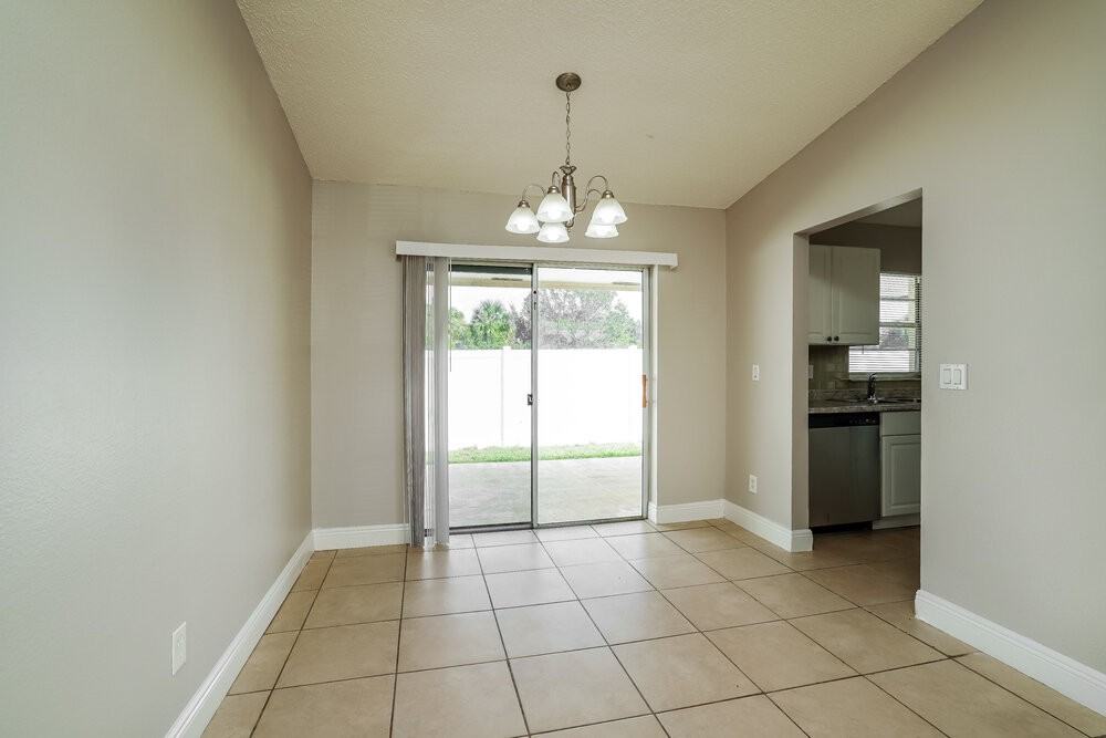 1085 Ridgeway Dr - Photo 6 of 17