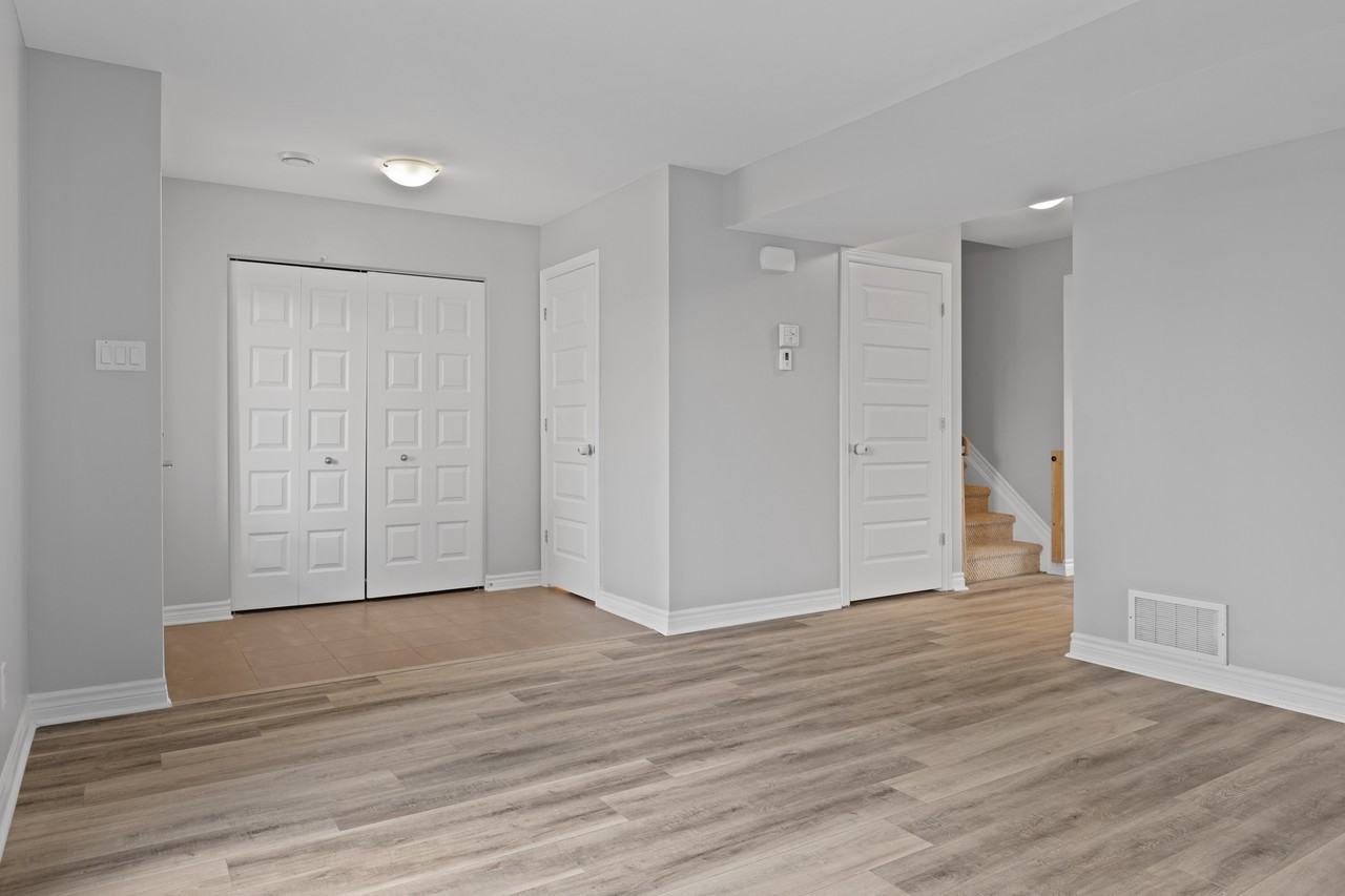 500 Ovana Crescent - Photo 5 of 50