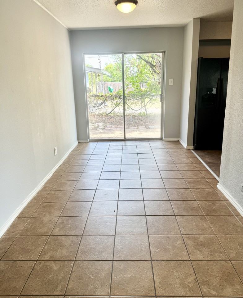 105 Cockerham St #B - Photo 5 of 17