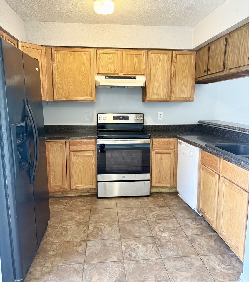 105 Cockerham St #B - Photo 6 of 17