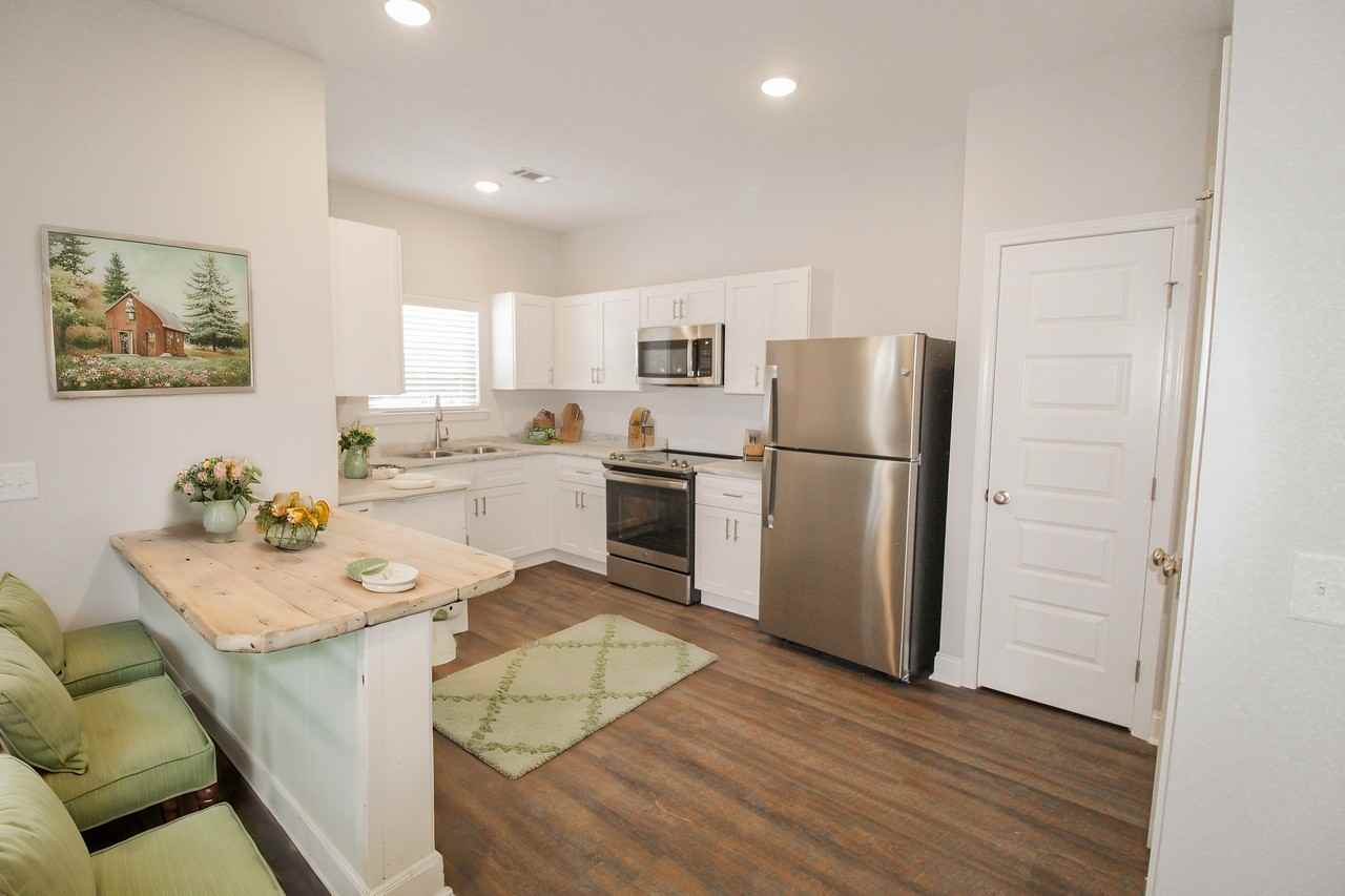 130 Briarwood Rd #106 - Photo 2 of 8
