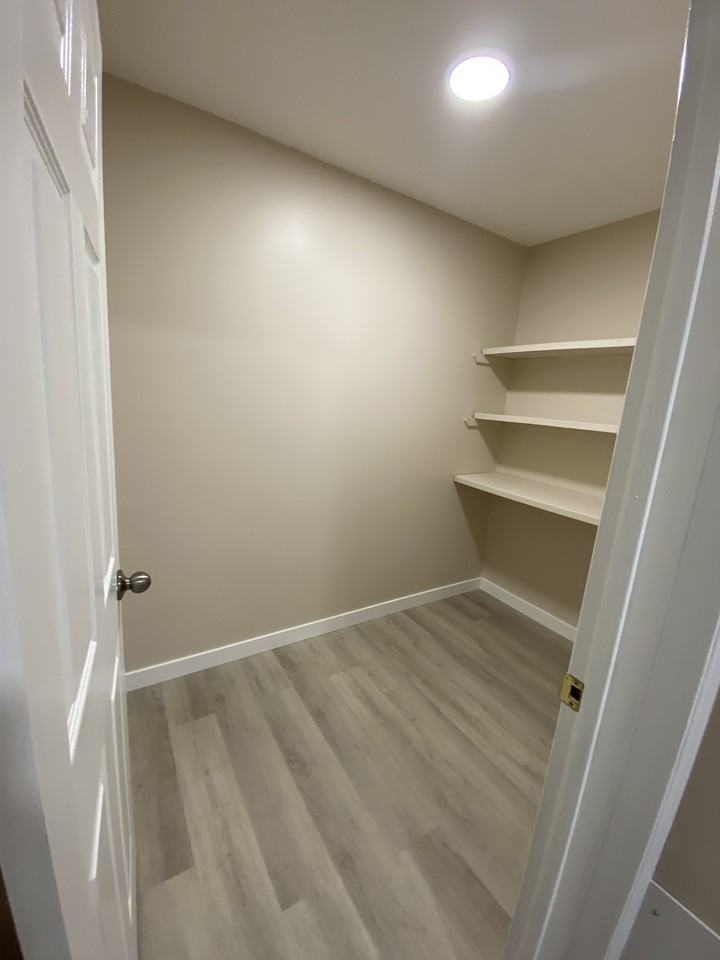 Riviera Garden 1, 2 & 3 bedrooms! Updated Units with Insuite Laundry! - Photo 7 of 24