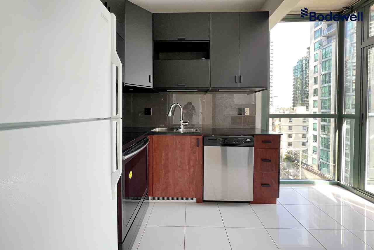 1239 W Georgia Street - Photo 4 of 18
