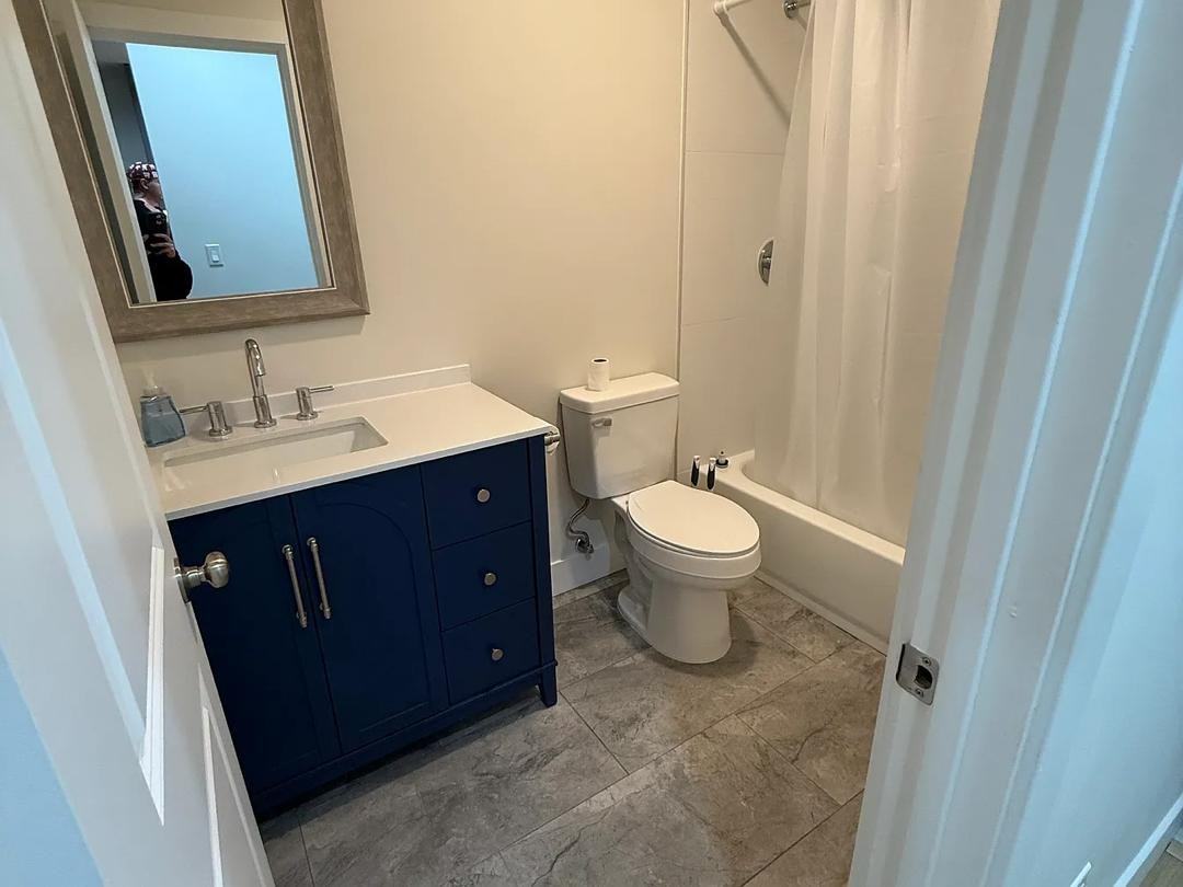 1372 Davis Street - Photo 3 of 14