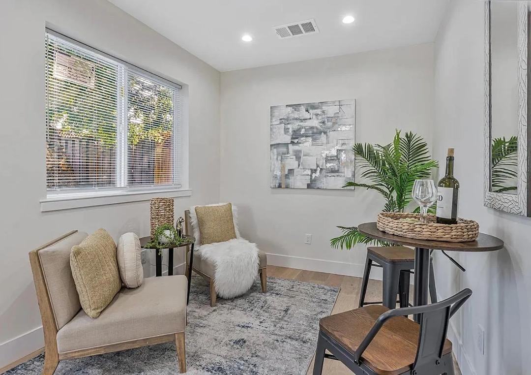 1372 Davis Street - Photo 4 of 14