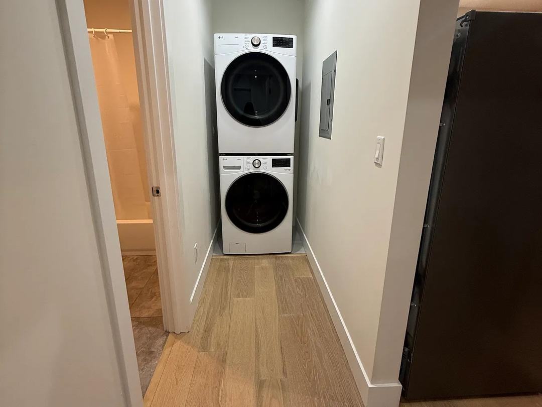 1372 Davis Street - Photo 5 of 14