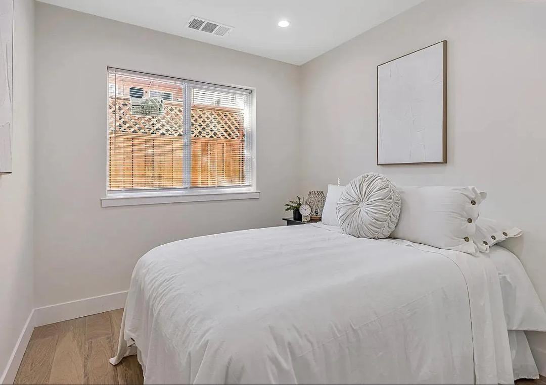 1372 Davis Street - Photo 6 of 14