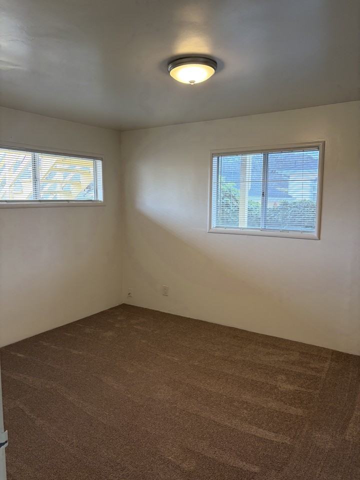 1186 2nd St #C - Photo 2 of 12
