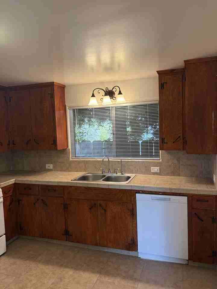 1186 2nd St #C - Photo 5 of 12