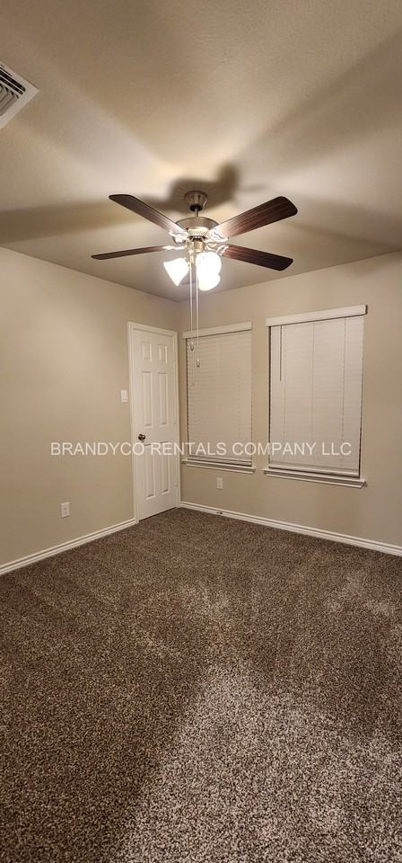 1879 Truscott Pkwy #1 - Photo 3 of 18