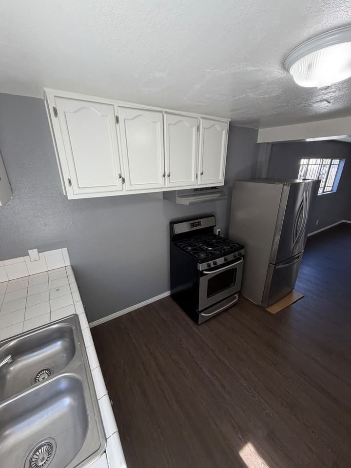 10612 S Budlong Ave #2 - Photo 4 of 21