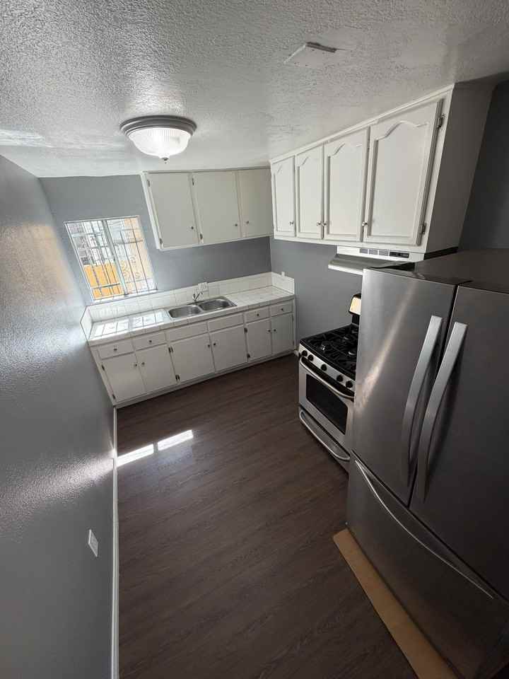 10612 S Budlong Ave #2 - Photo 5 of 21