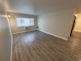 featured image of 517 S Milwaukee Ave