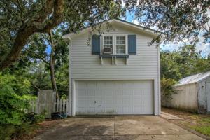 featured image of 913 Front St #1