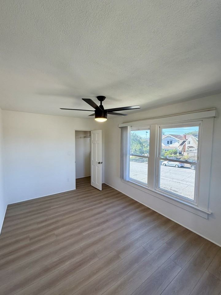 424 E 1st St #1 - Photo 4 of 19
