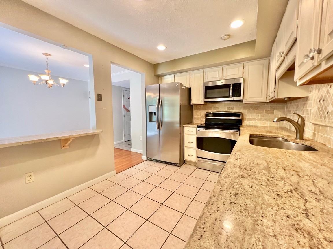 302 Foxwood Cir #302 - Photo 2 of 30