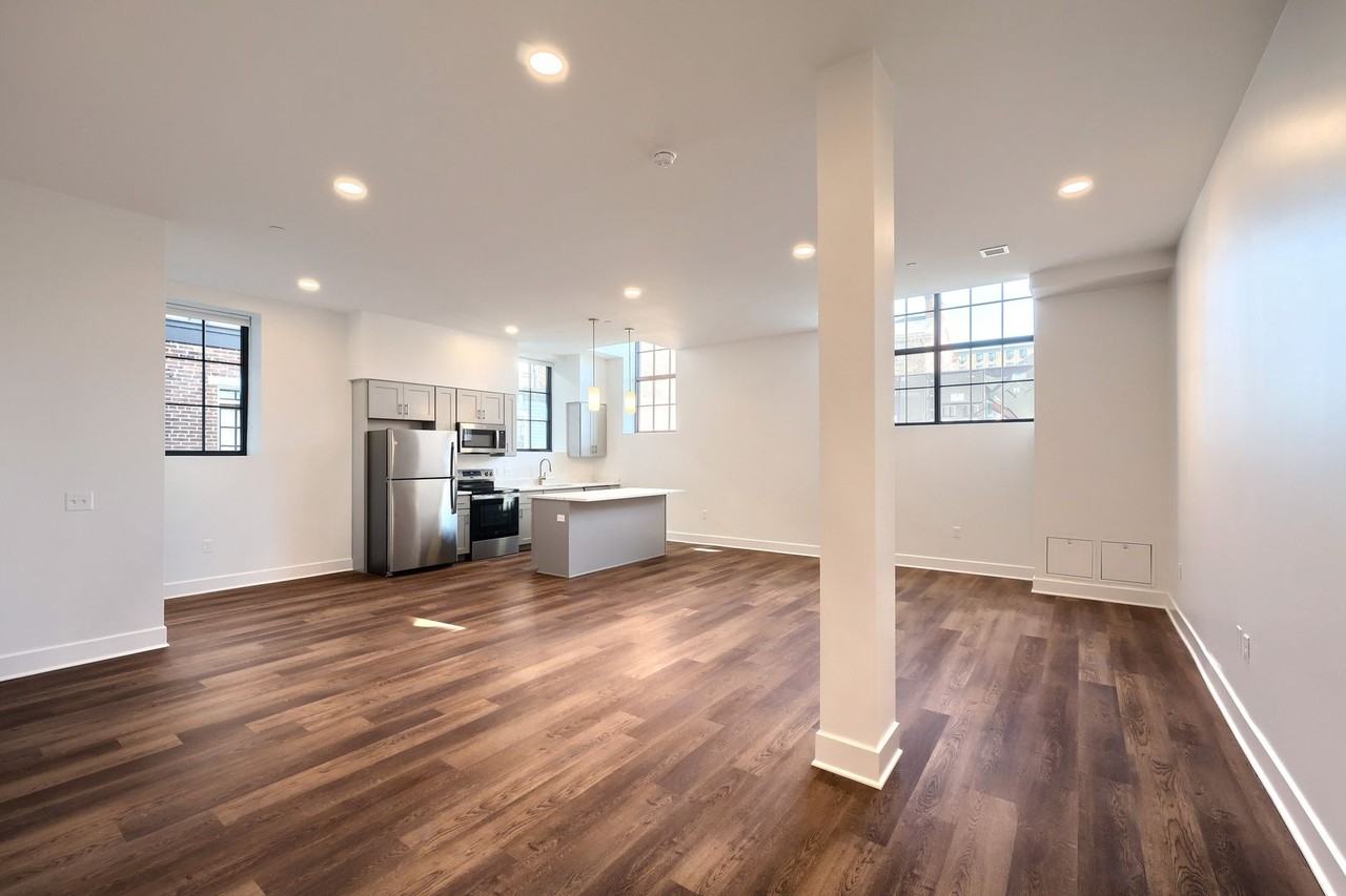 204 N George St #212 - Photo 2 of 14