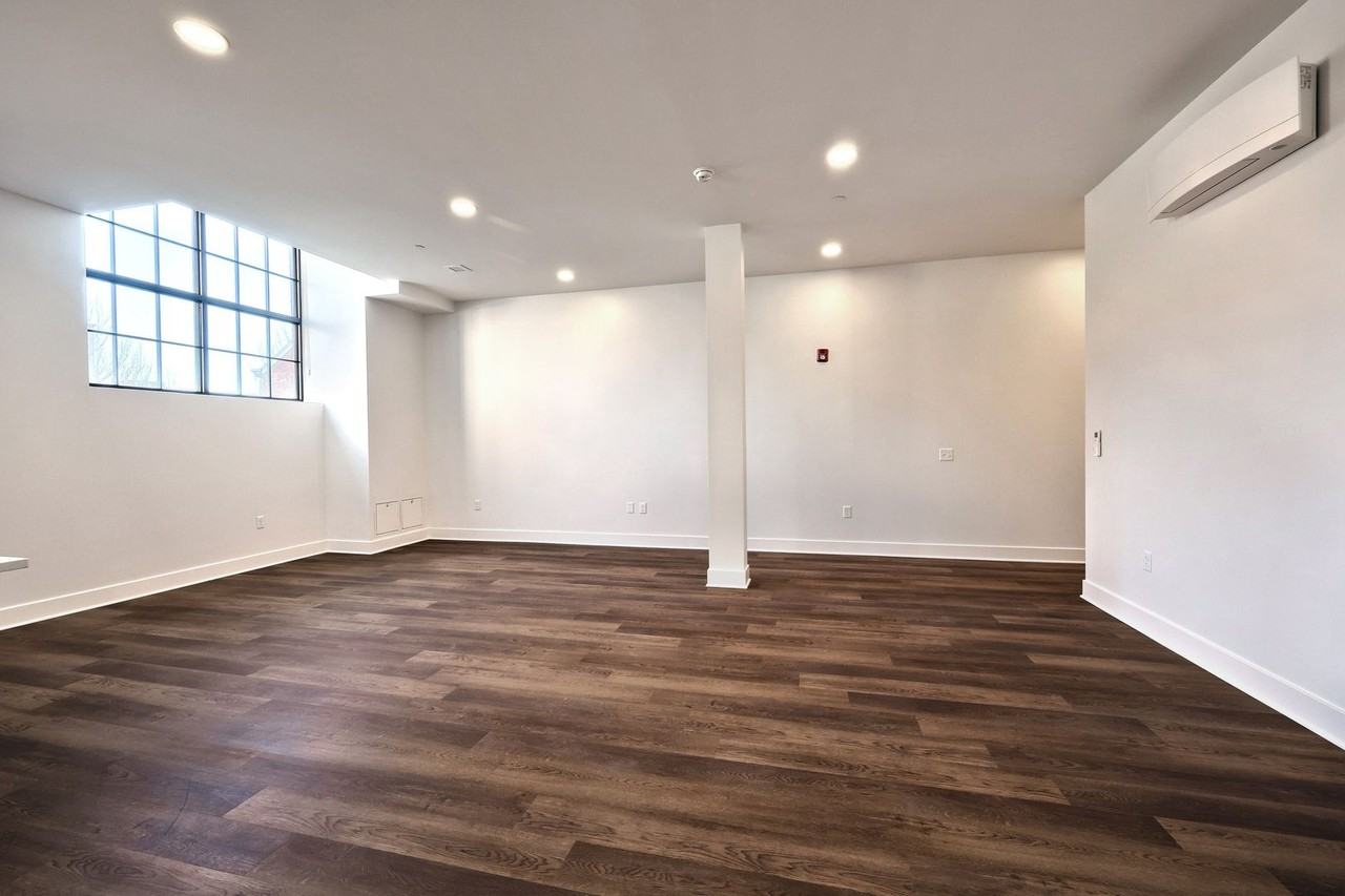 204 N George St #212 - Photo 7 of 14