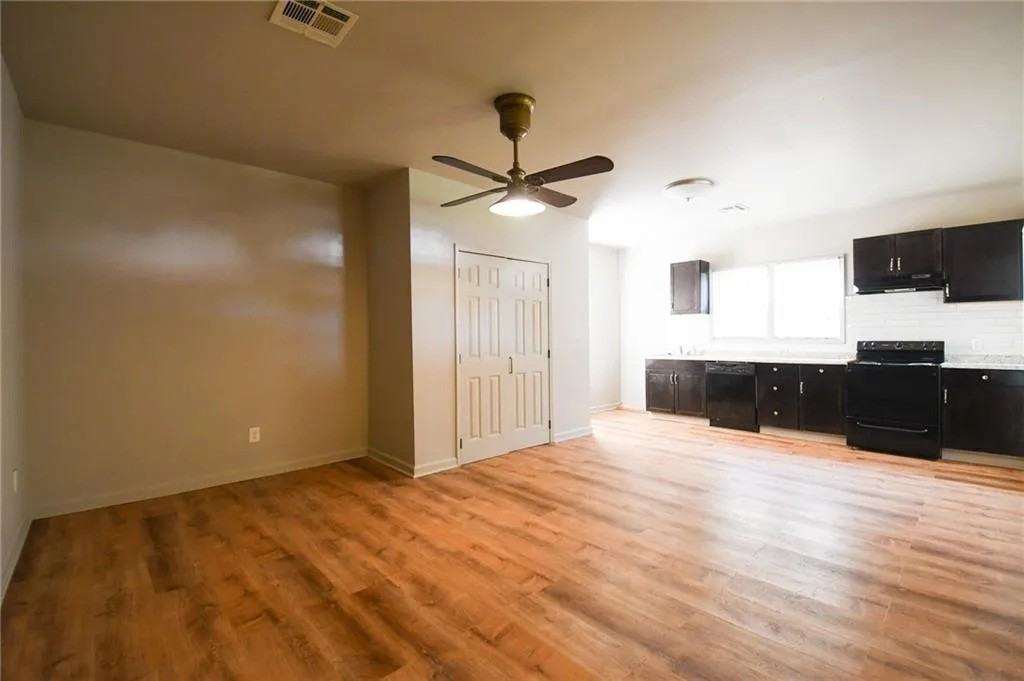 168 9th St #1 - Photo 3 of 10