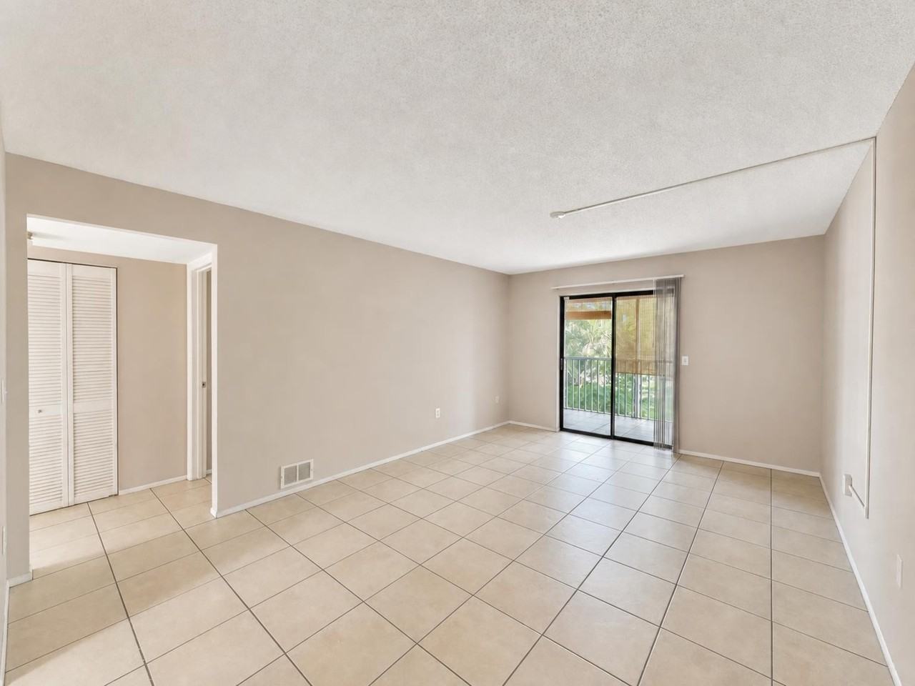 5310 26th Street WestUnit 1904 #1904 - Photo 4 of 10