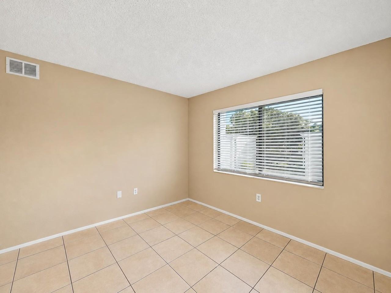 5310 26th Street WestUnit 1904 #1904 - Photo 5 of 10