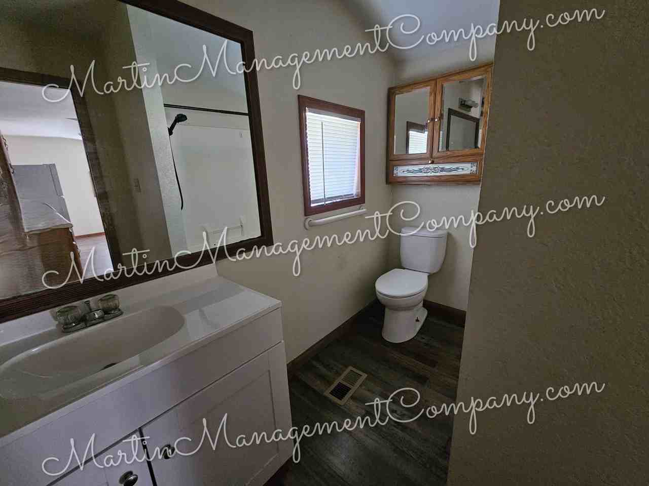 1221 E 4th St #1 - Photo 7 of 14