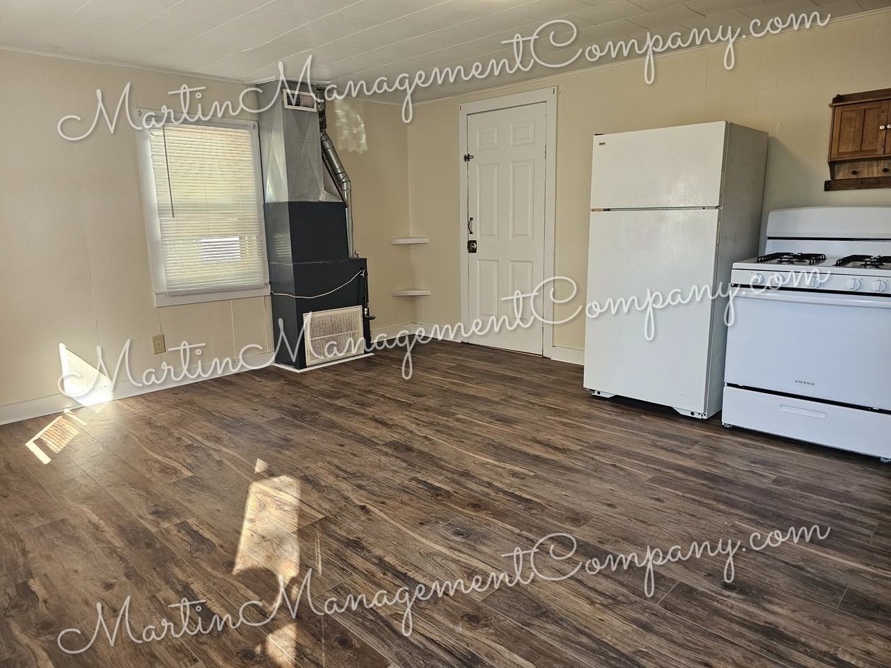 1415 E 3rd St #1 - Photo 2 of 9