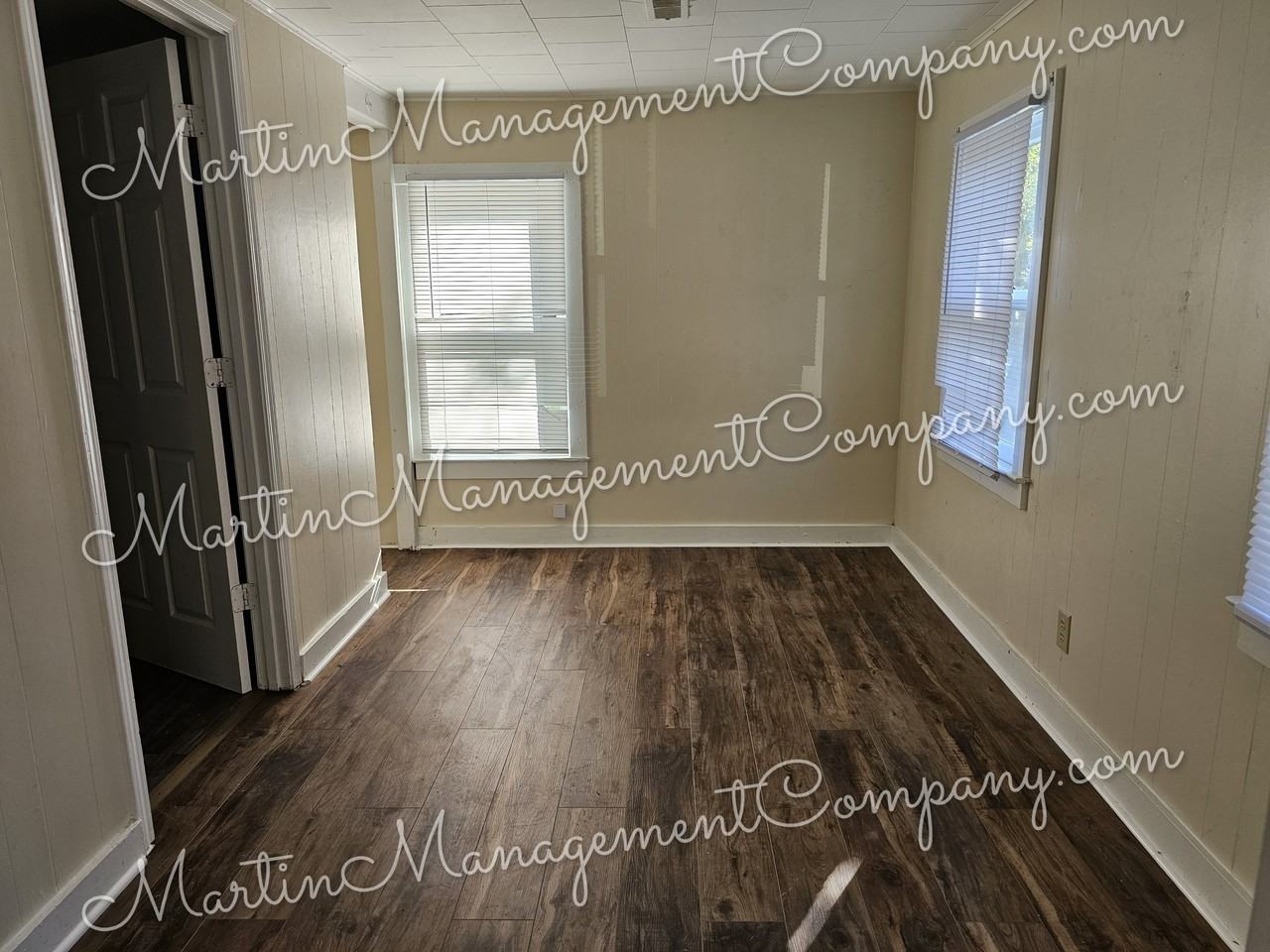 1415 E 3rd St #1 - Photo 4 of 9