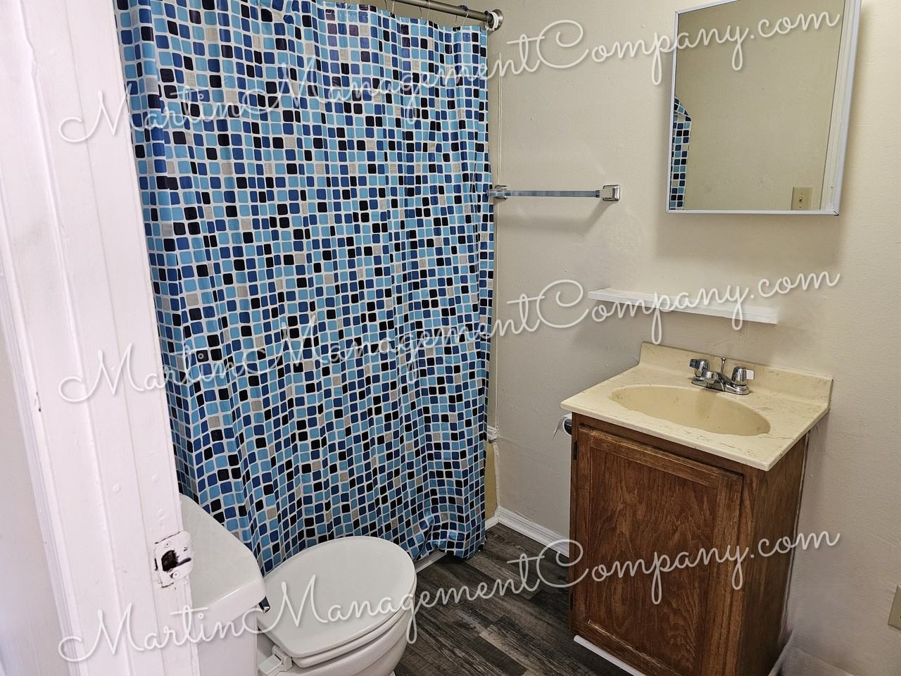 1415 E 3rd St #1 - Photo 6 of 9