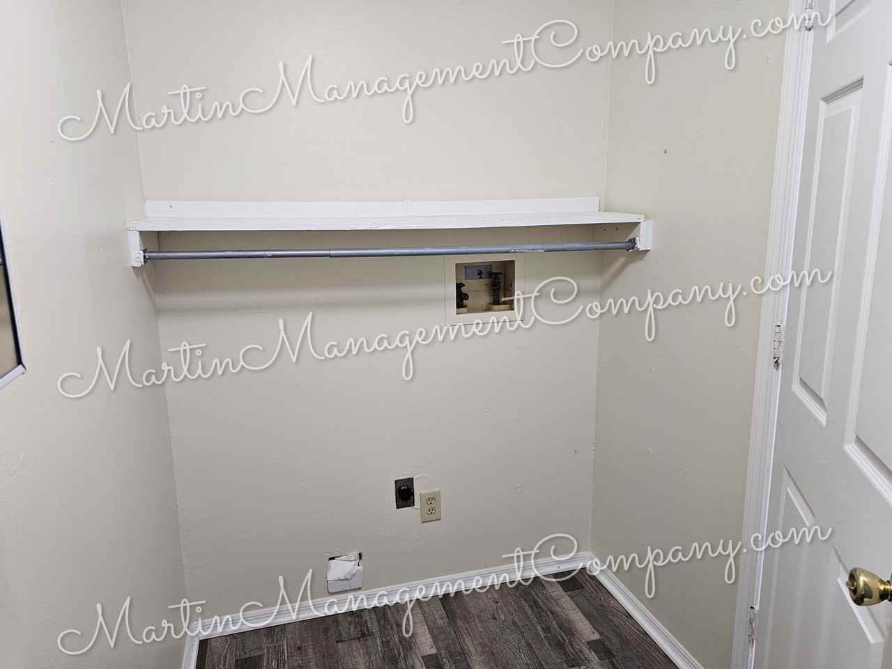 1415 E 3rd St #1 - Photo 7 of 9