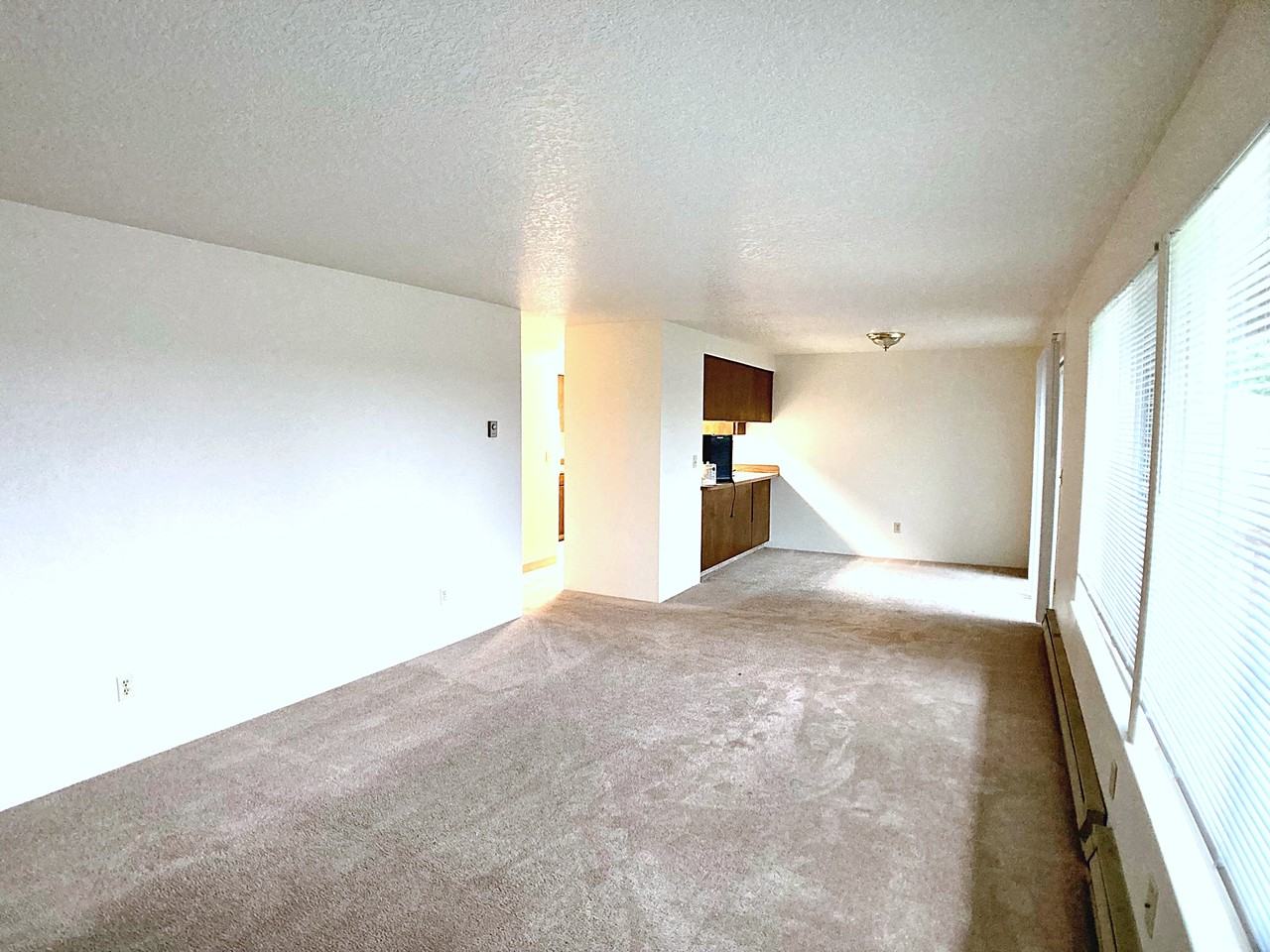 3942 / 3944 Southeast Monroe Street - 3942 #3942 - Photo 6 of 28