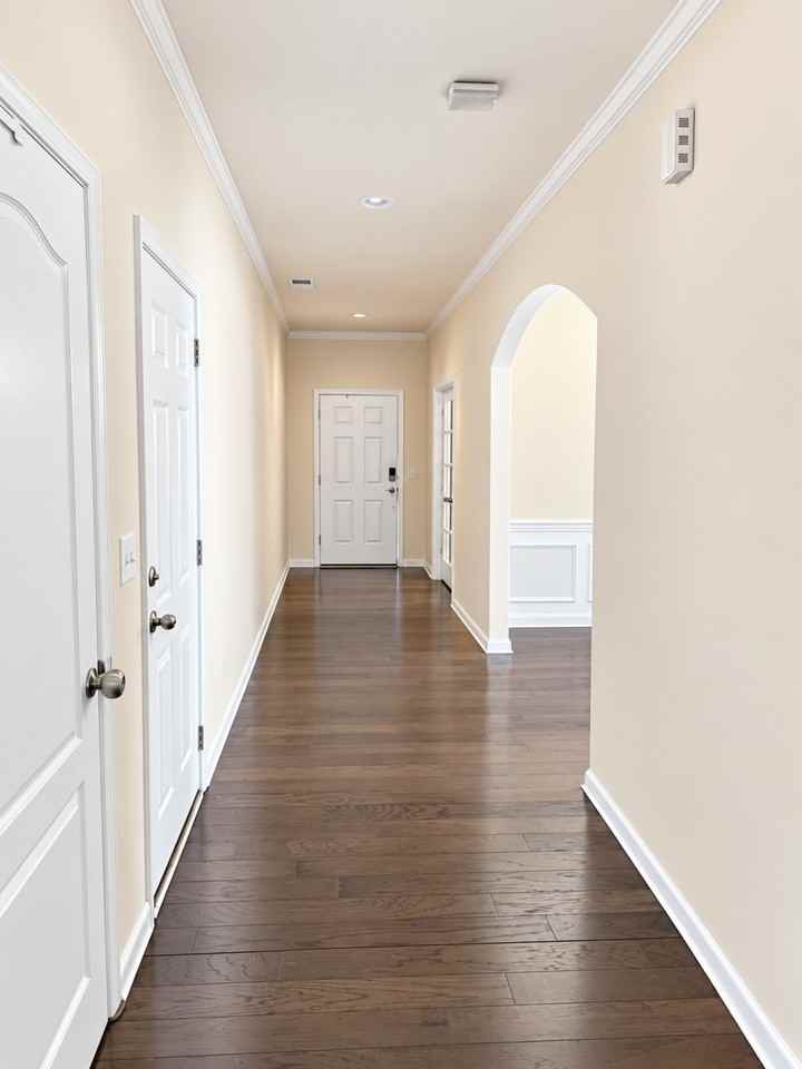 110 Eden Ave #1 - Photo 3 of 32