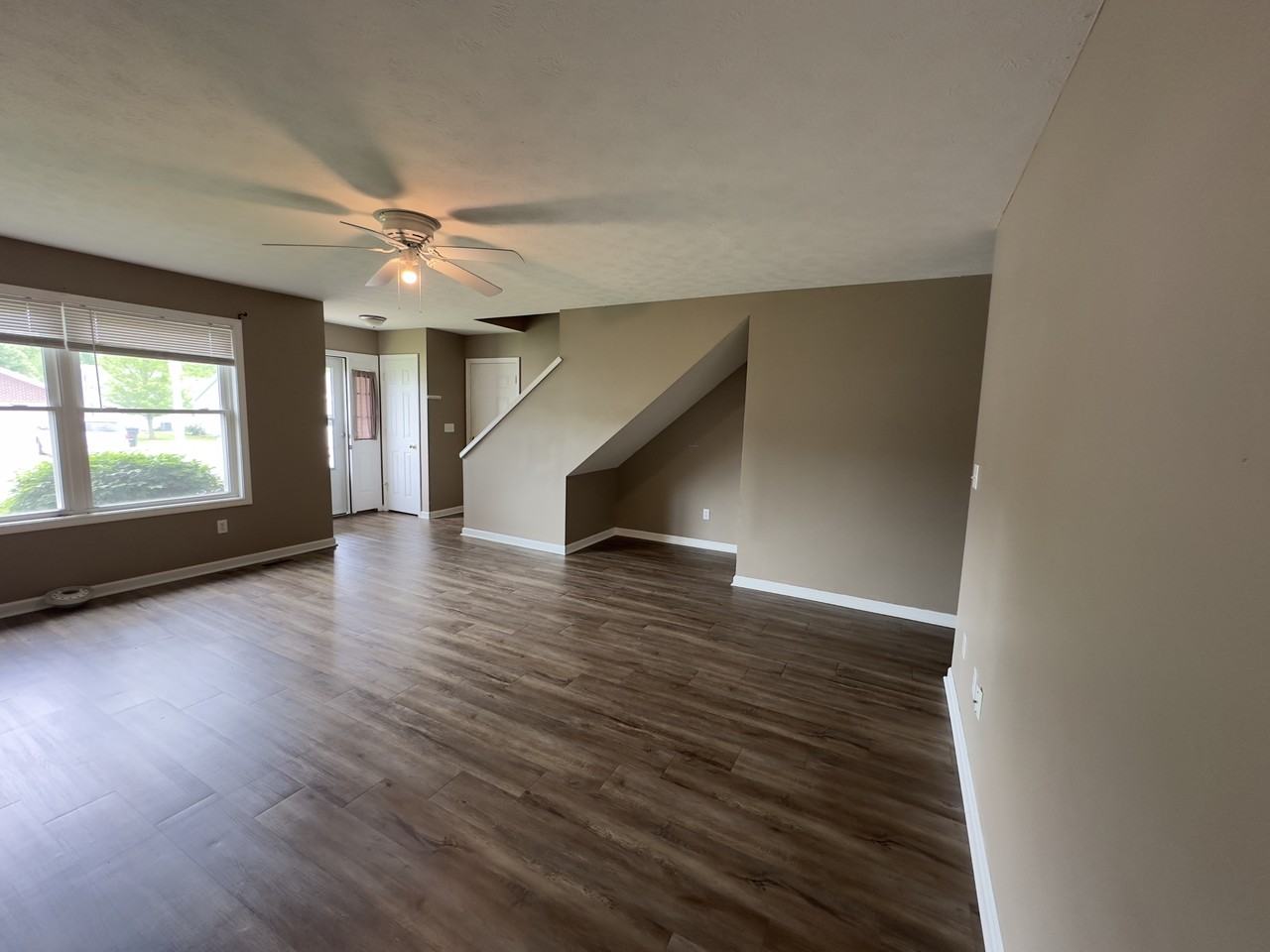 81 Benny Ln - Photo 3 of 32