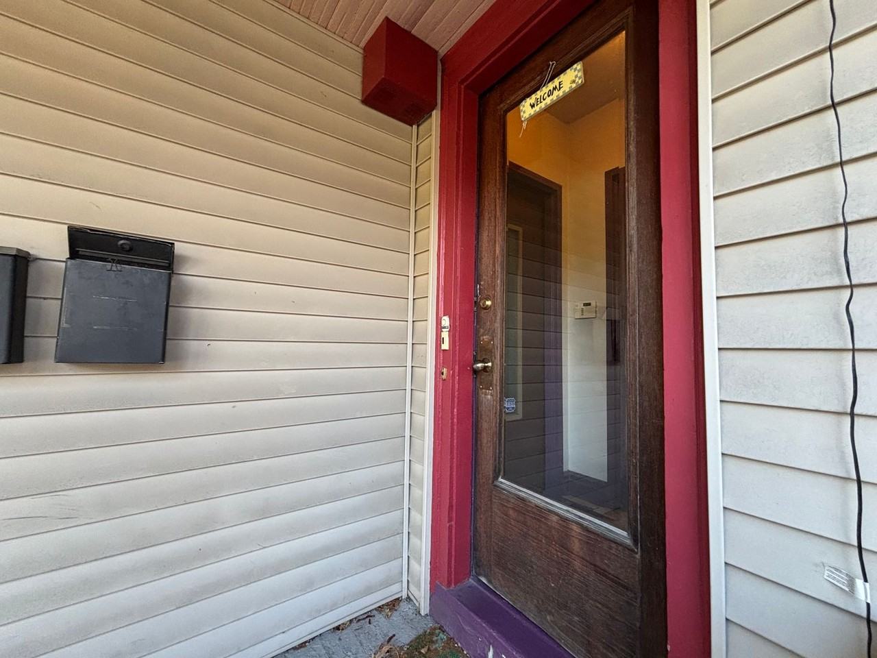 780 University Ave - Photo 7 of 22
