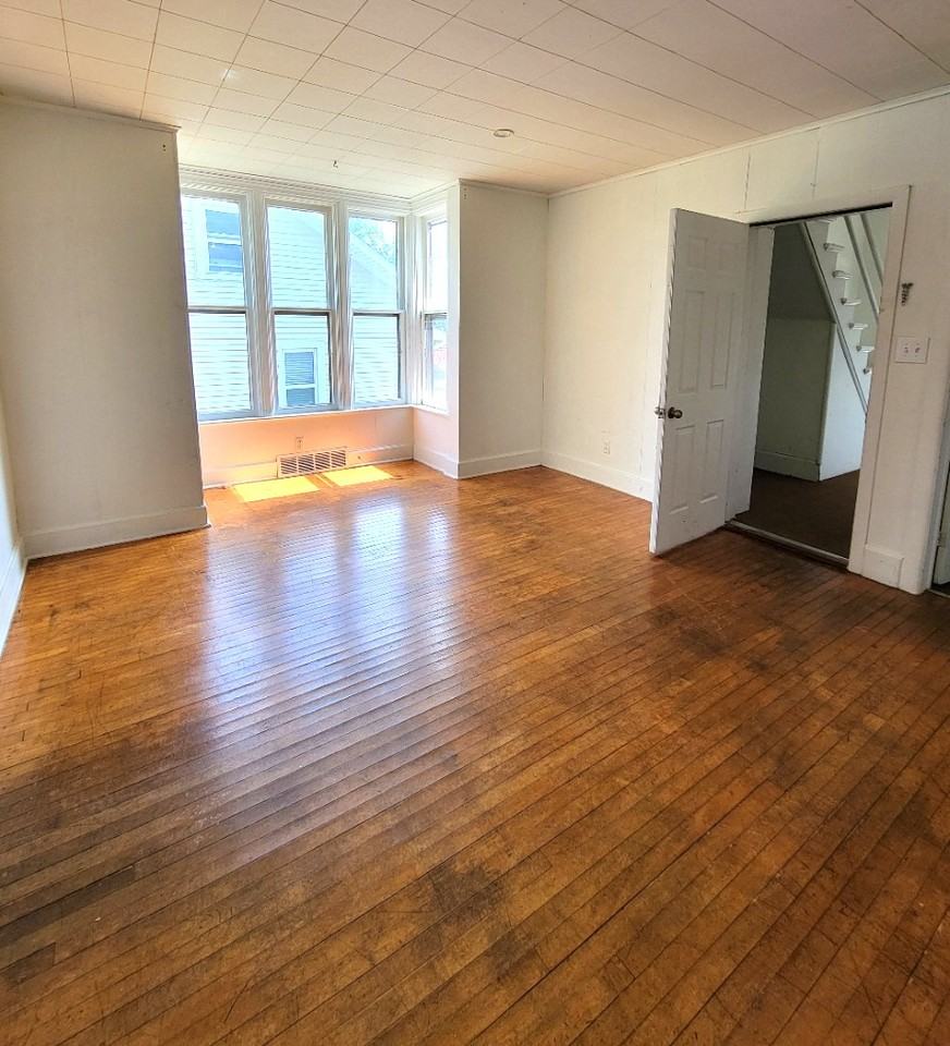 416 Callon St #1 - Photo 5 of 10