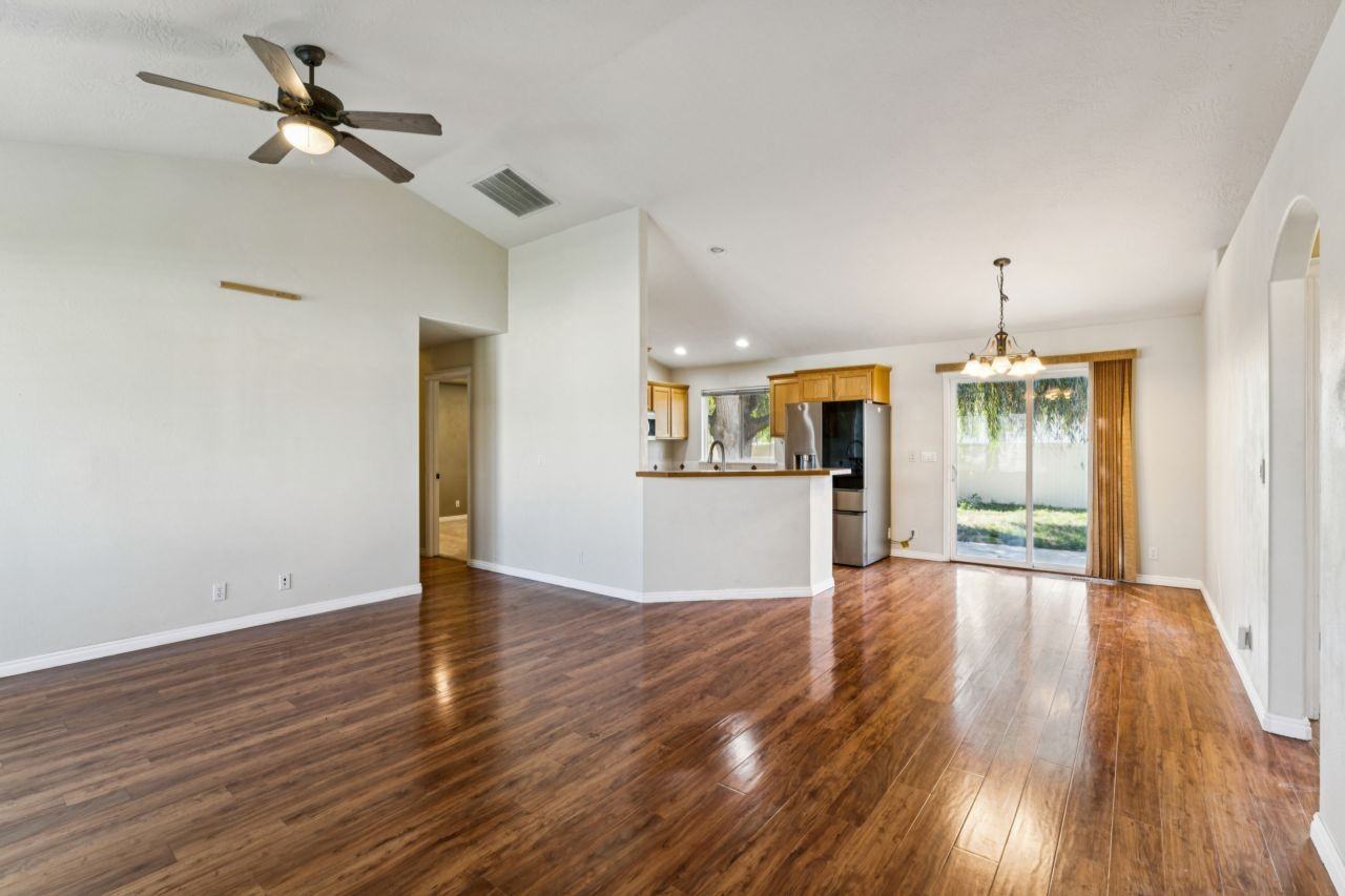 715 New East Rockrose Court #1 - Photo 5 of 35