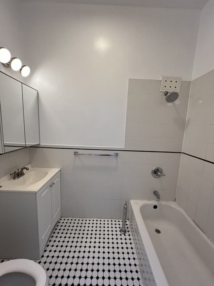1184 Nostrand Ave #3 - Photo 4 of 7