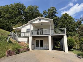 featured image of 1860 Crescent Dr #1