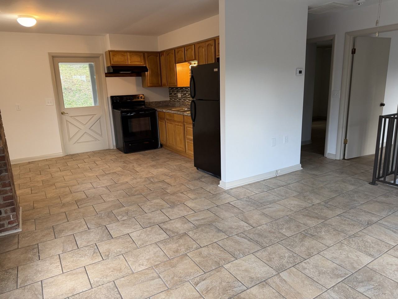 1860 Crescent Dr #1 - Photo 5 of 22