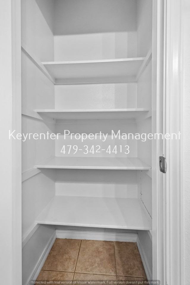 3703 Sw Surrey Ave - Photo 7 of 36