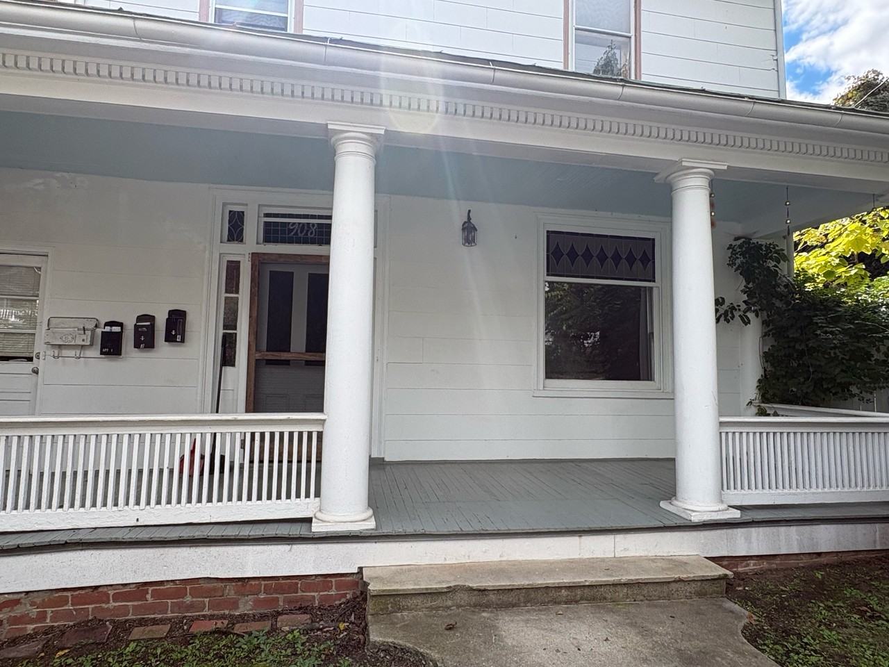 908 W Beverley St #1 - Photo 2 of 29