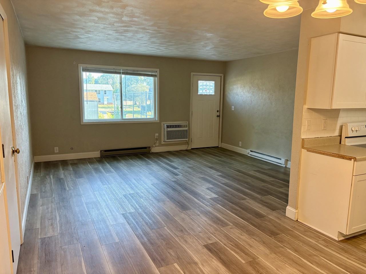 3418 W Richwoods Blvd #3418 - Photo 3 of 15